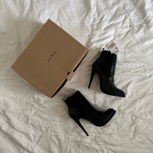 Zara black leather boots - Picture 4 of 4